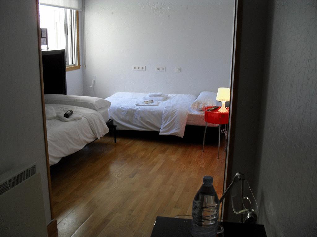 Hotel Ofi A Coruna Bilik gambar