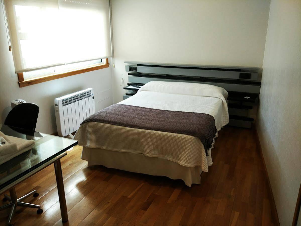 Hotel Ofi A Coruna Luaran gambar