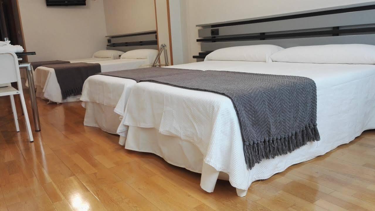 Hotel Ofi A Coruna Luaran gambar