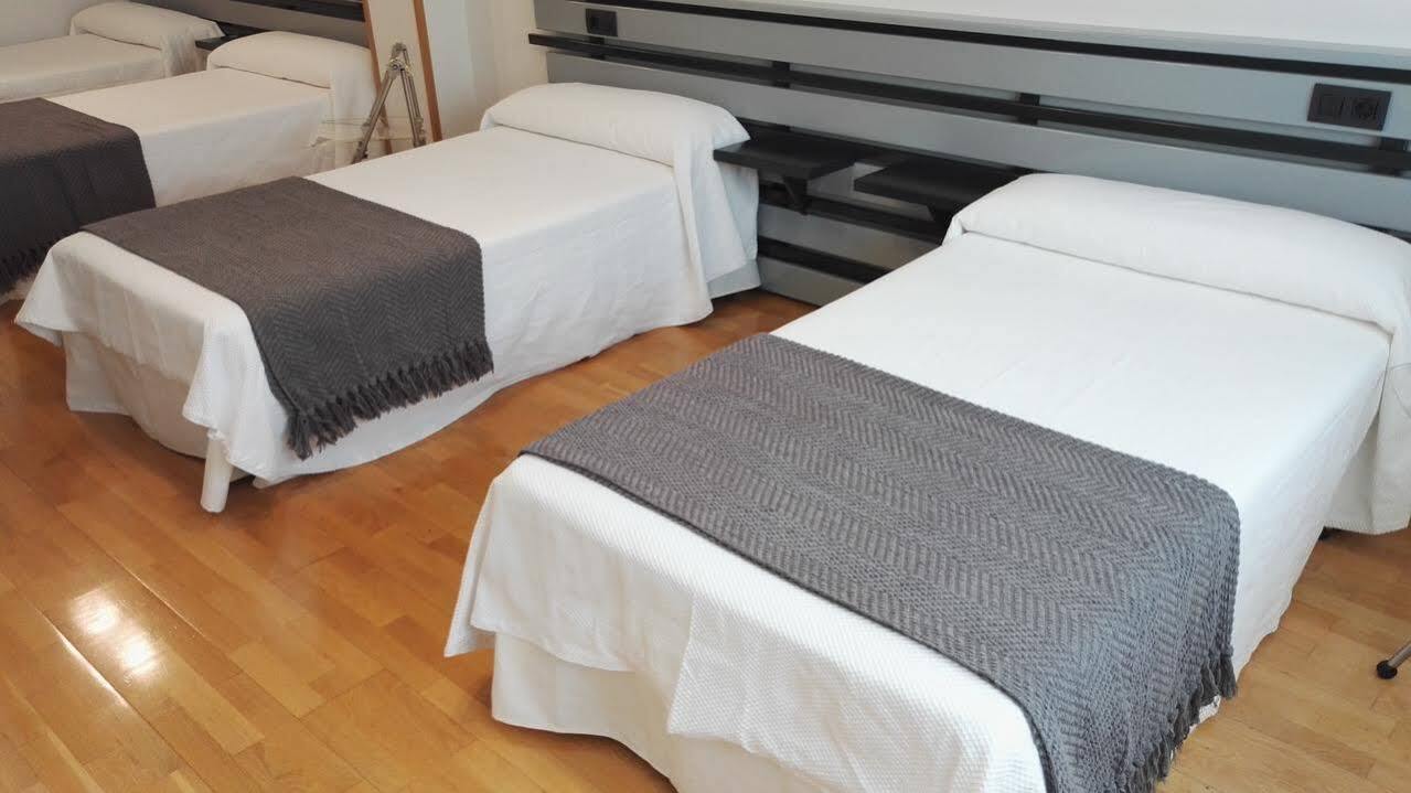 Hotel Ofi A Coruna Luaran gambar